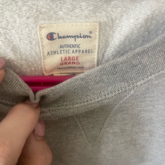 Champion Grey Sweatshirt , size large - Picture 2 of 3